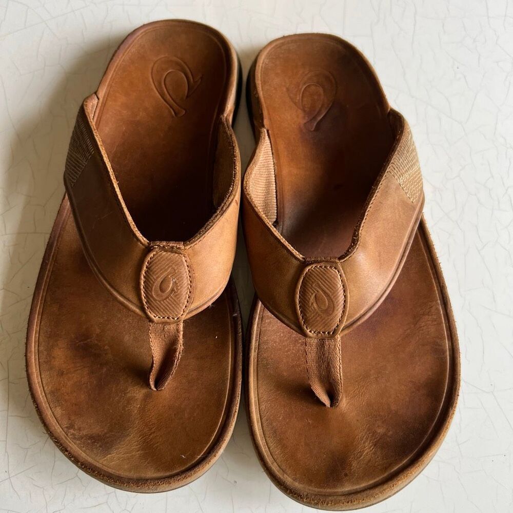 Olukai Men's Tuahine Waterproof Leather Sandals in a brown/toffee colorway